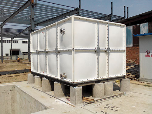 Residential or commercial drinking water storage