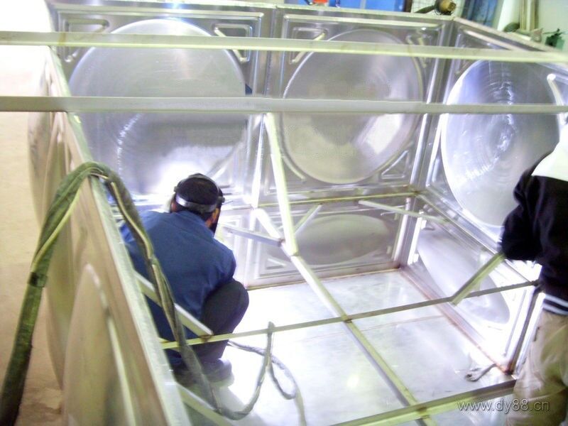 Stainless steel water storage tank pre-installation
