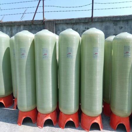There are many frp tanks in our factory
