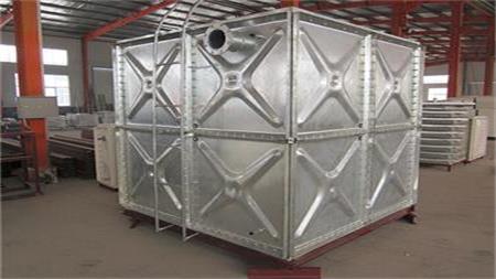Galvanized steel water tank is made of hydraulically pressed panels